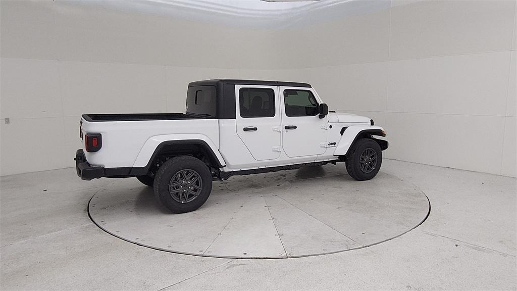 new 2024 Jeep Gladiator car, priced at $41,915