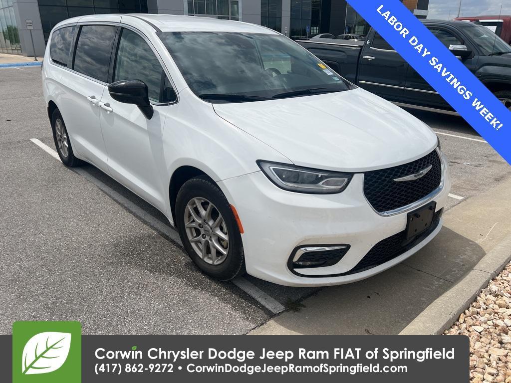 used 2024 Chrysler Pacifica car, priced at $28,618