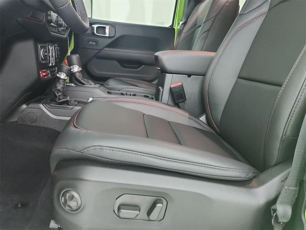new 2025 Jeep Wrangler car, priced at $59,575