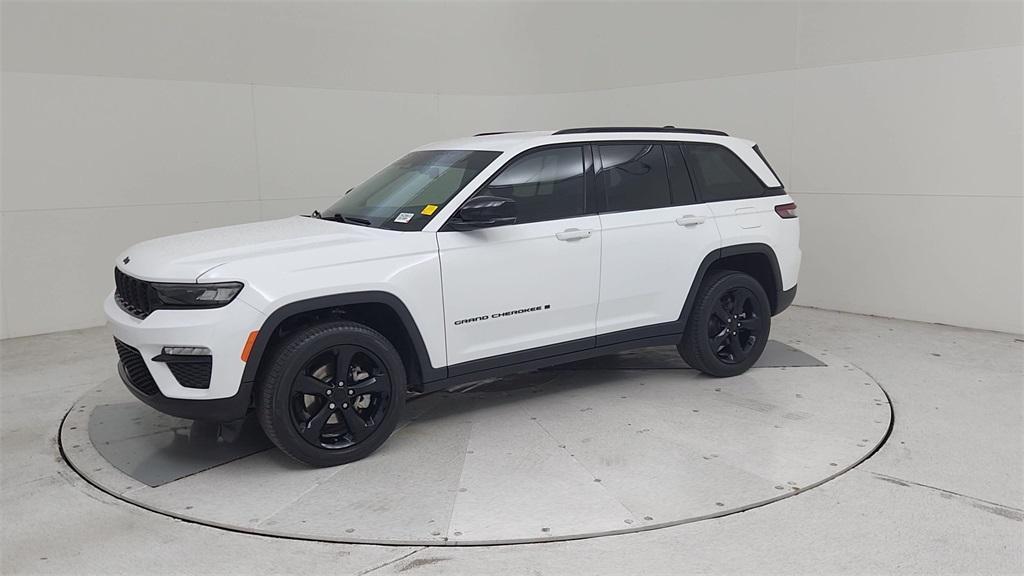 used 2023 Jeep Grand Cherokee car, priced at $31,394