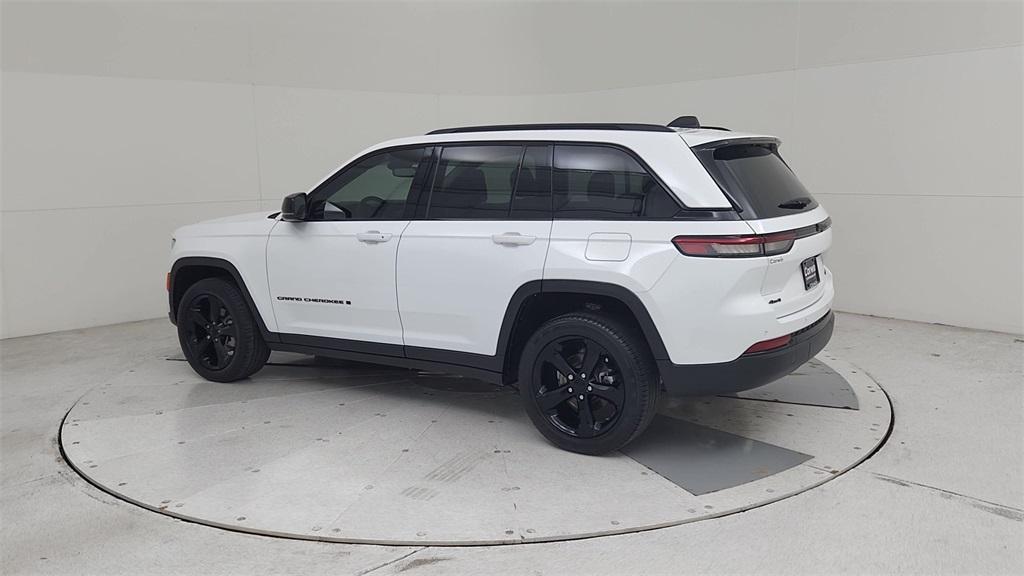 used 2023 Jeep Grand Cherokee car, priced at $31,394