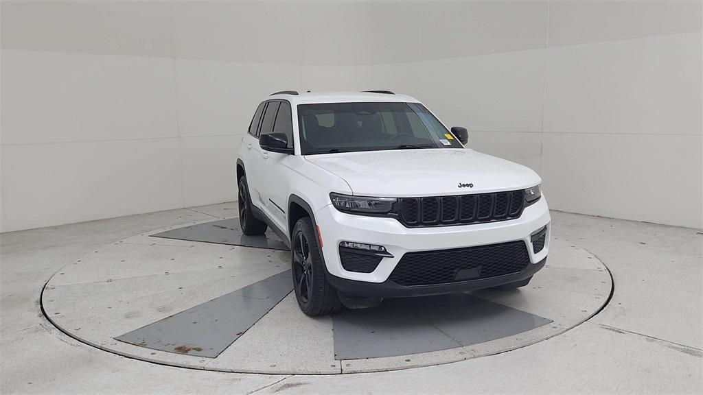 used 2023 Jeep Grand Cherokee car, priced at $31,394