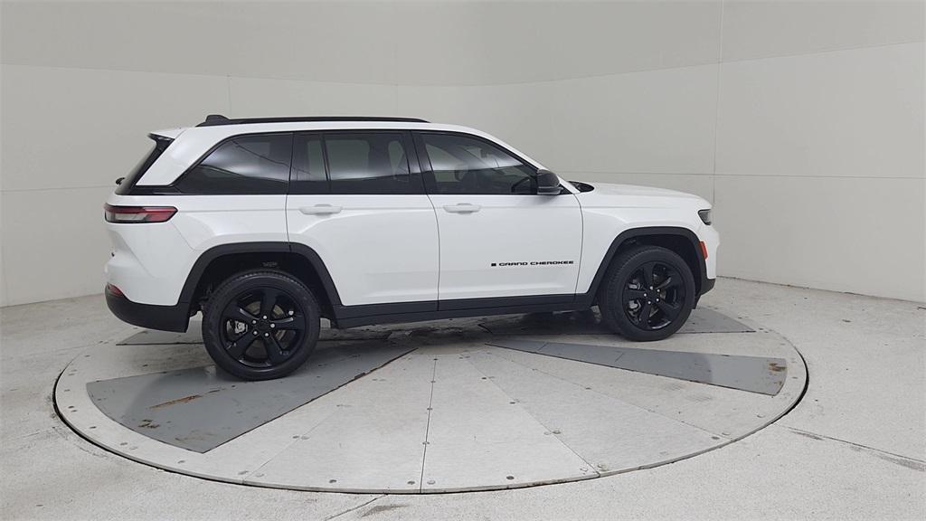 used 2023 Jeep Grand Cherokee car, priced at $31,394