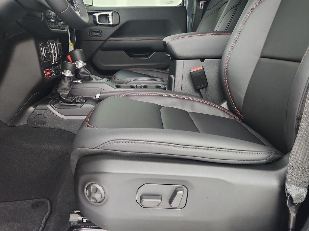 new 2025 Jeep Wrangler car, priced at $60,825