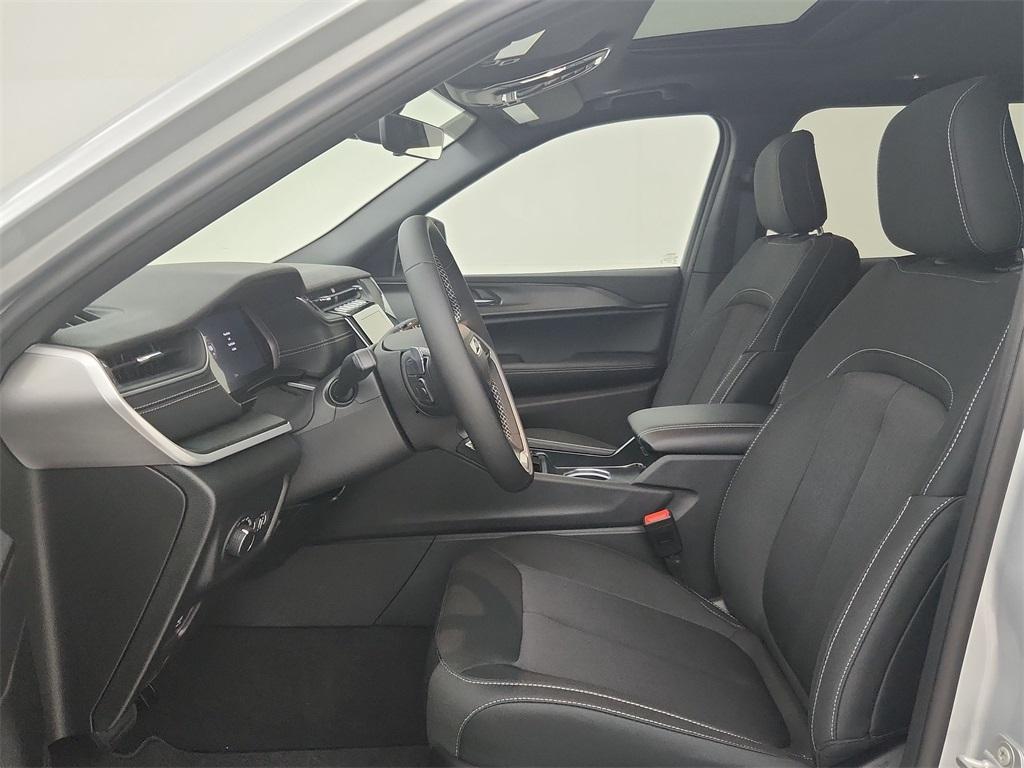 new 2025 Jeep Grand Cherokee L car, priced at $41,403