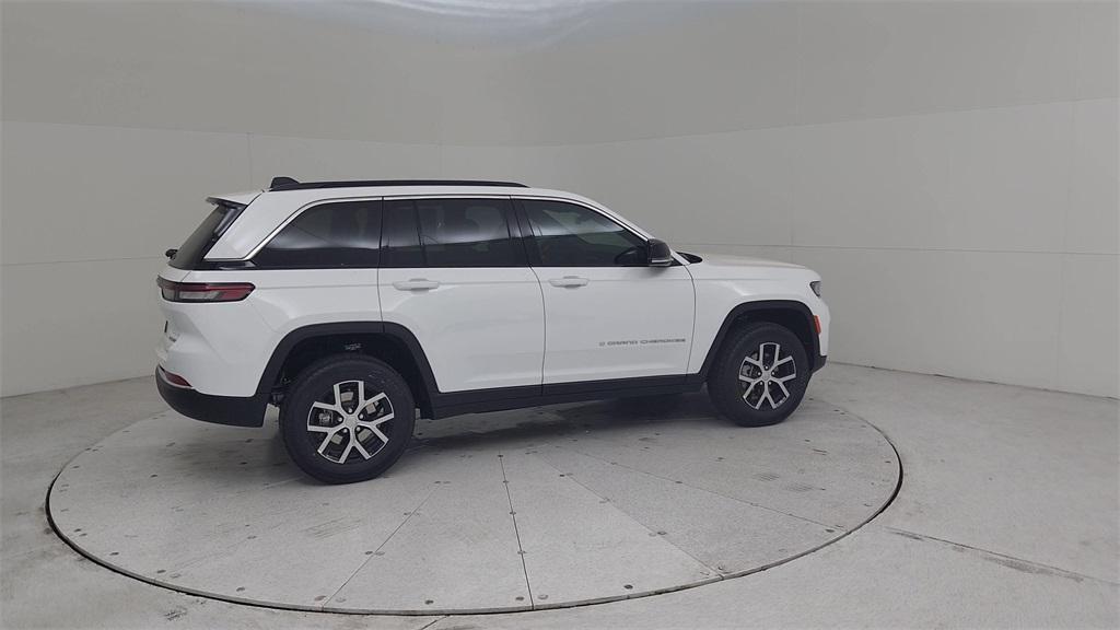 new 2025 Jeep Grand Cherokee car, priced at $46,900