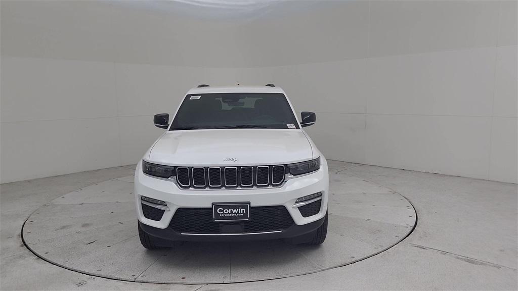 new 2025 Jeep Grand Cherokee car, priced at $46,900