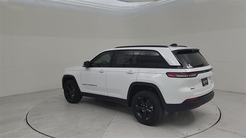 new 2024 Jeep Grand Cherokee car, priced at $49,887