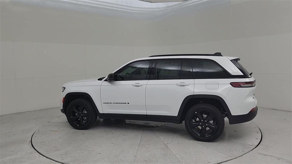 new 2024 Jeep Grand Cherokee car, priced at $49,887