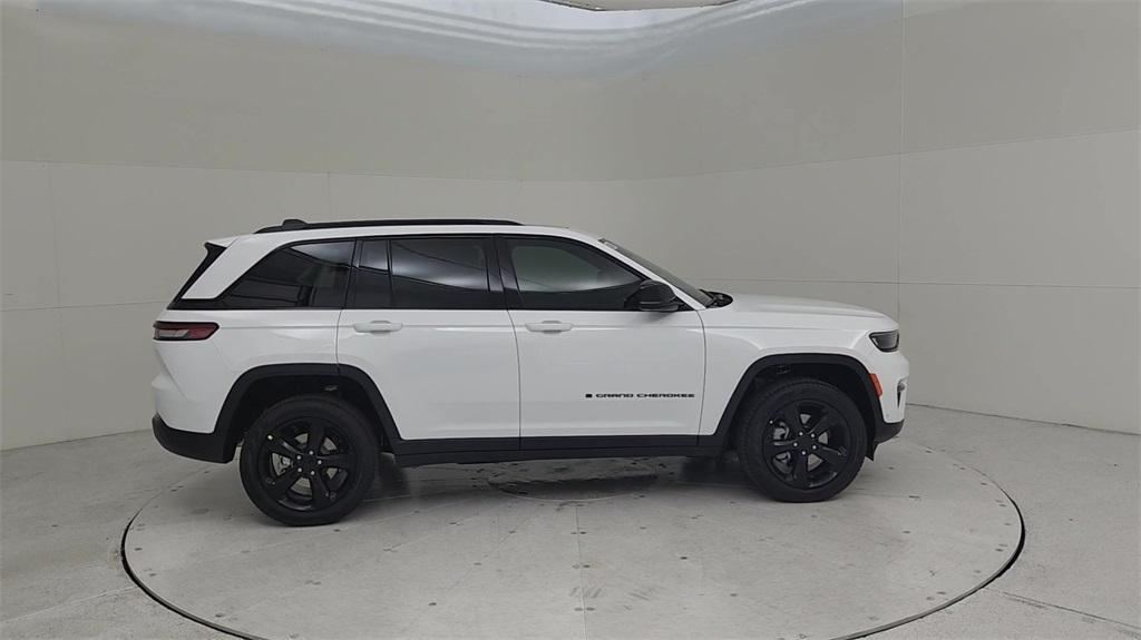 new 2024 Jeep Grand Cherokee car, priced at $49,887