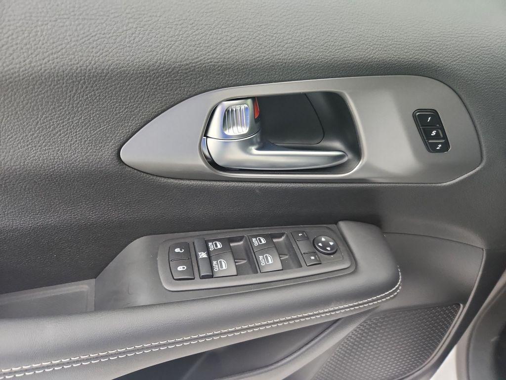 new 2026 Chrysler Pacifica car, priced at $41,972