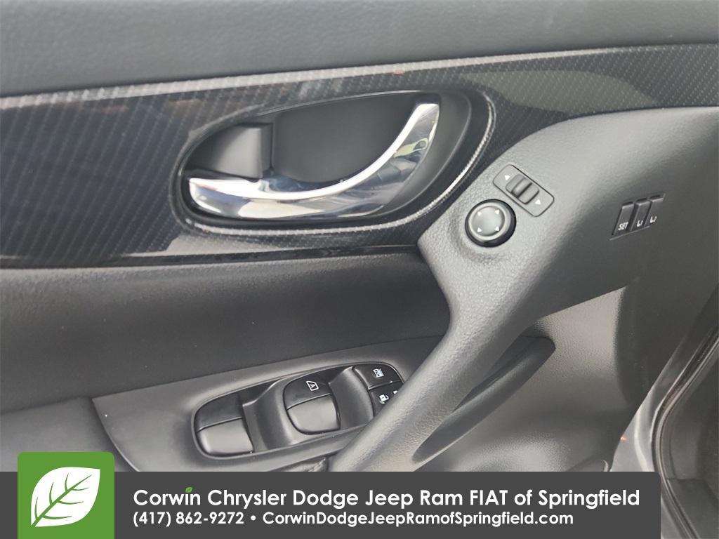 used 2020 Nissan Rogue car, priced at $17,500