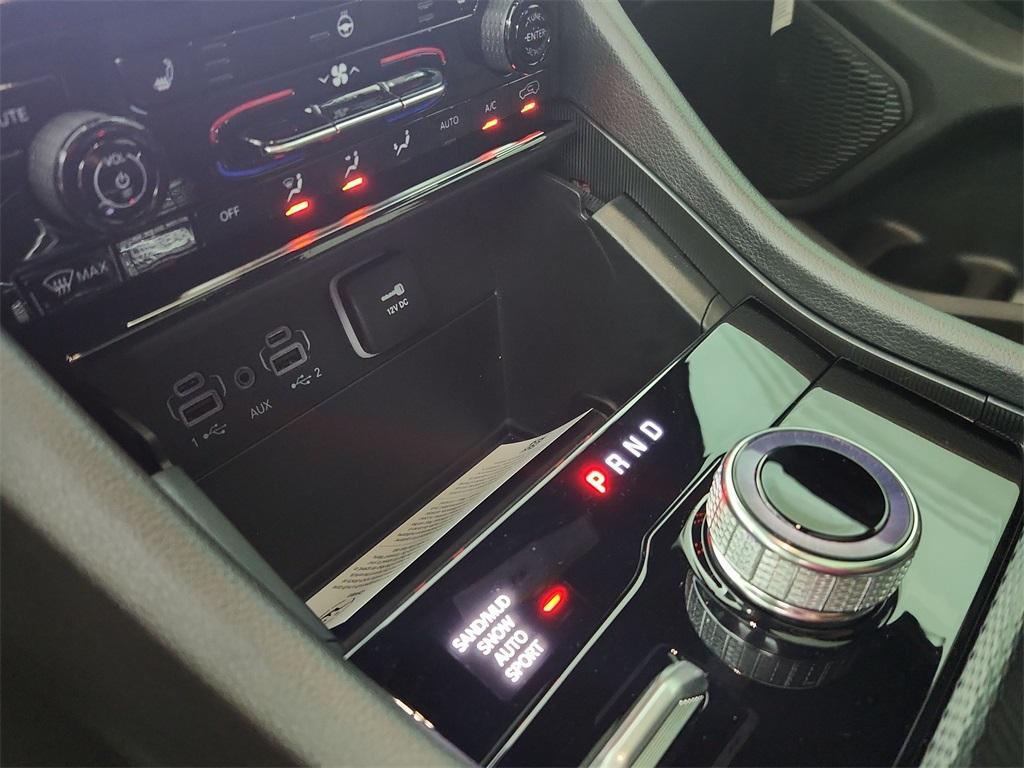 new 2025 Jeep Grand Cherokee L car, priced at $49,880