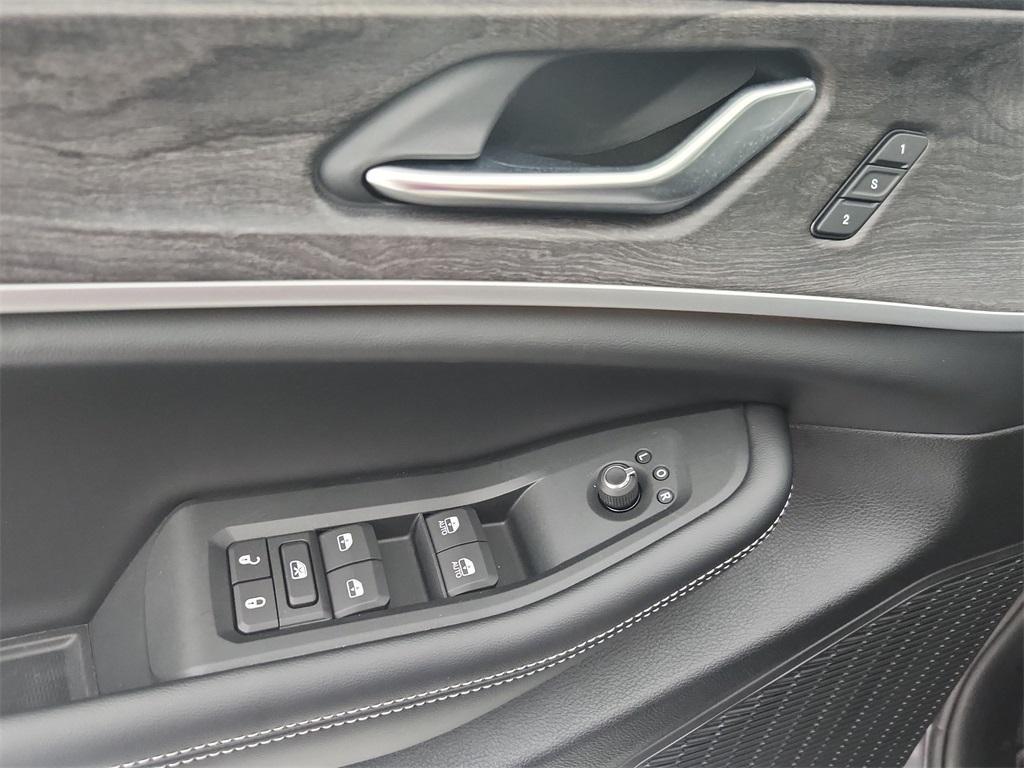 new 2025 Jeep Grand Cherokee L car, priced at $49,880