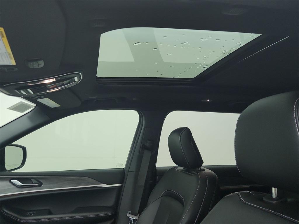 new 2025 Jeep Grand Cherokee L car, priced at $49,880