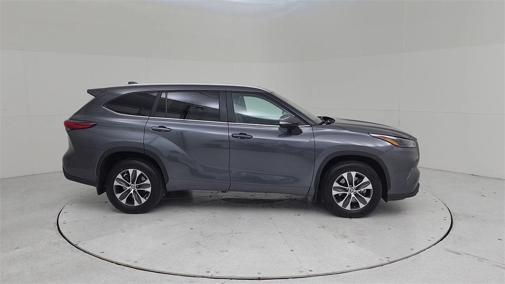 used 2023 Toyota Highlander car, priced at $36,868