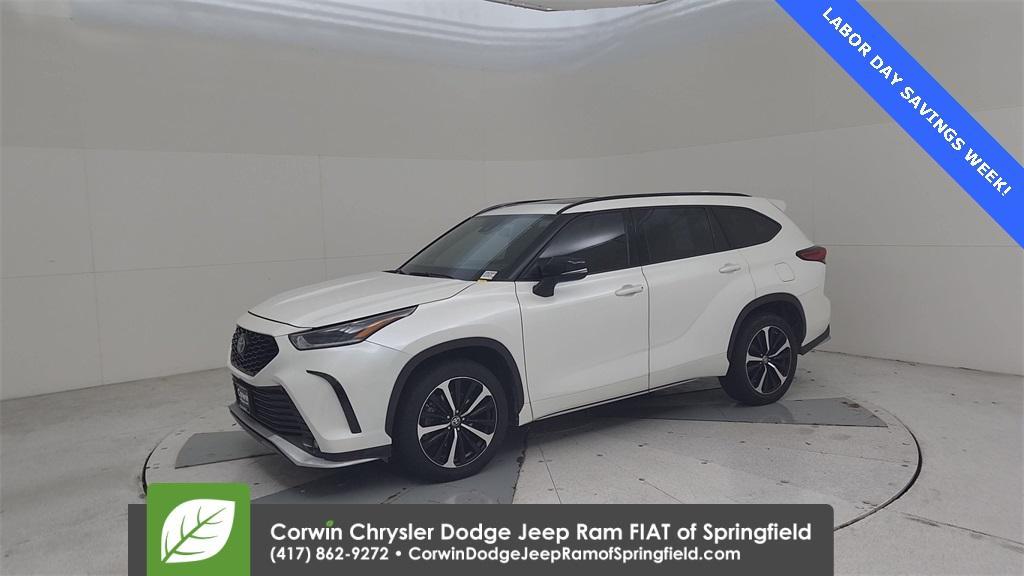 used 2021 Toyota Highlander car, priced at $28,944
