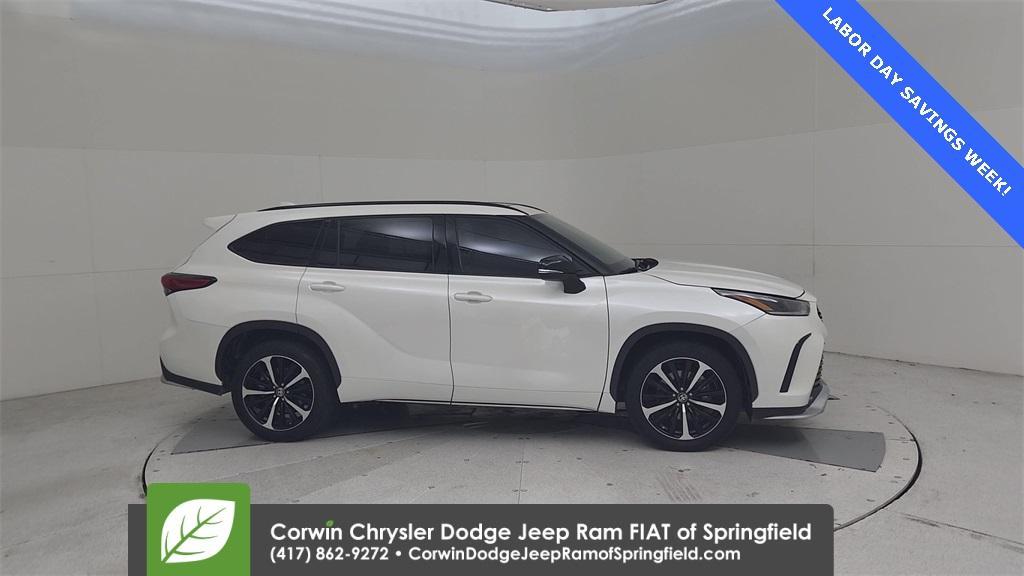 used 2021 Toyota Highlander car, priced at $28,944