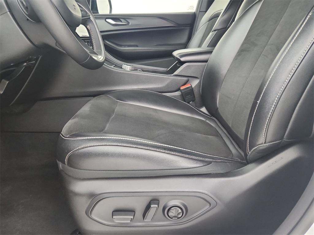 used 2023 Jeep Grand Cherokee L car, priced at $31,985