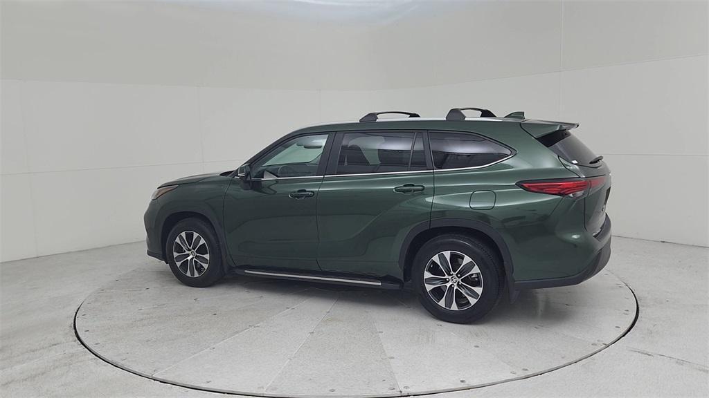 used 2023 Toyota Highlander car, priced at $37,316