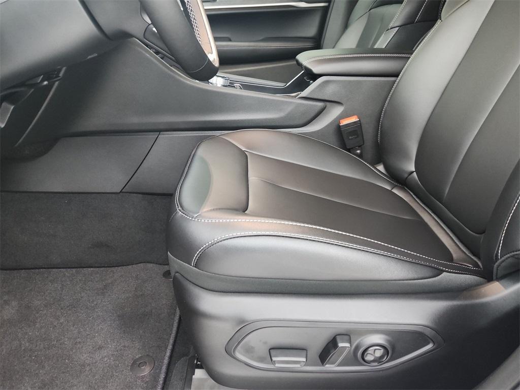 new 2025 Jeep Grand Cherokee L car, priced at $45,074