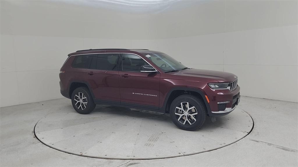 new 2025 Jeep Grand Cherokee L car, priced at $45,074