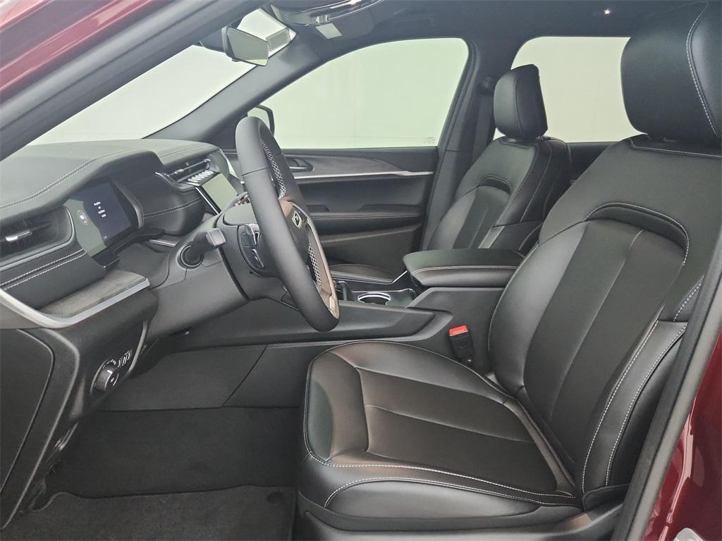 new 2025 Jeep Grand Cherokee L car, priced at $45,074