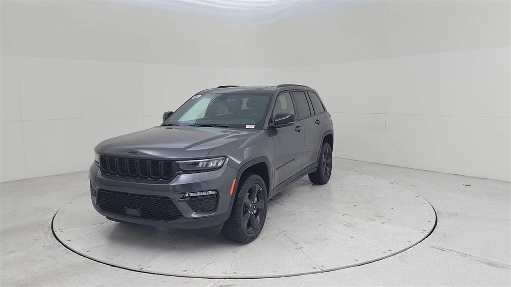 new 2025 Jeep Grand Cherokee car, priced at $49,285