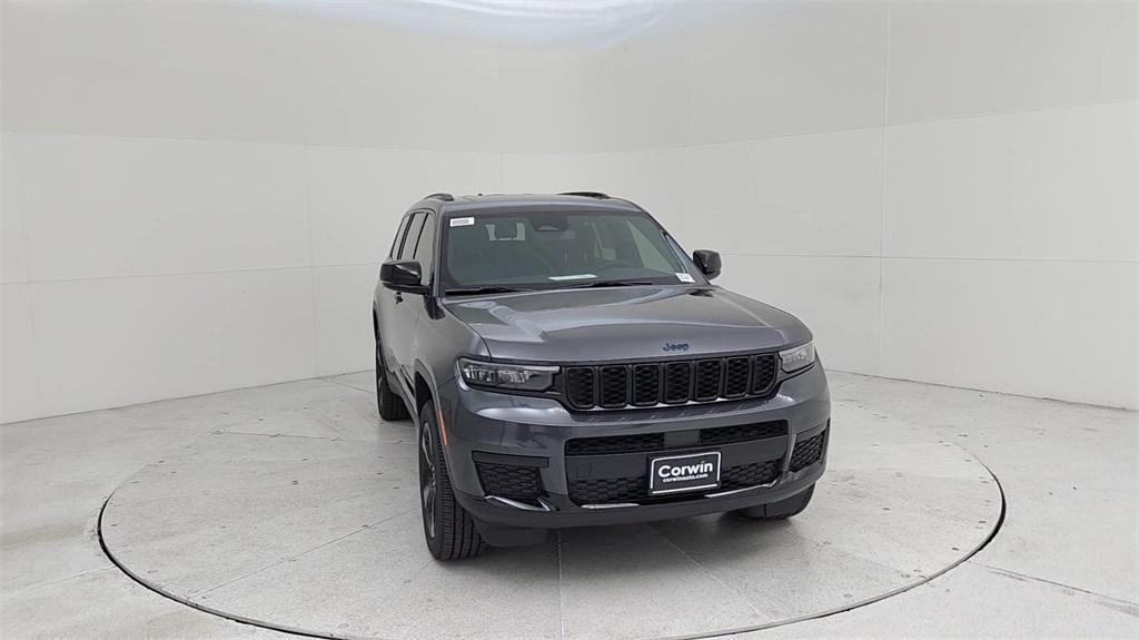 new 2024 Jeep Grand Cherokee L car, priced at $45,895