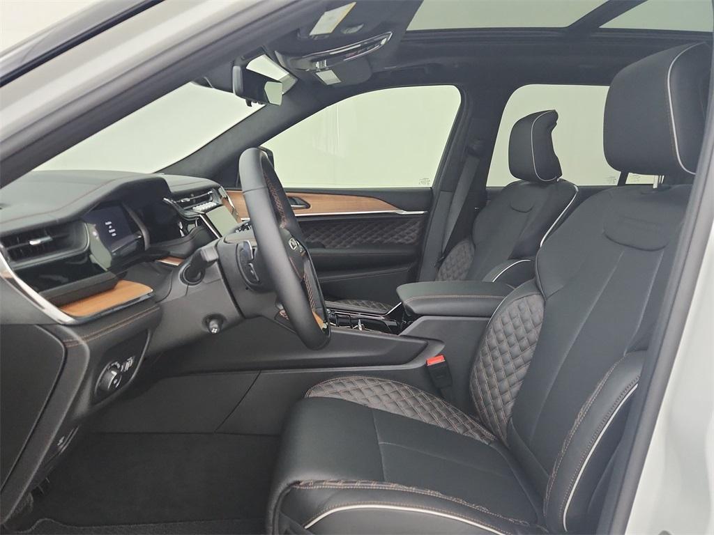 new 2025 Jeep Grand Cherokee car, priced at $62,044