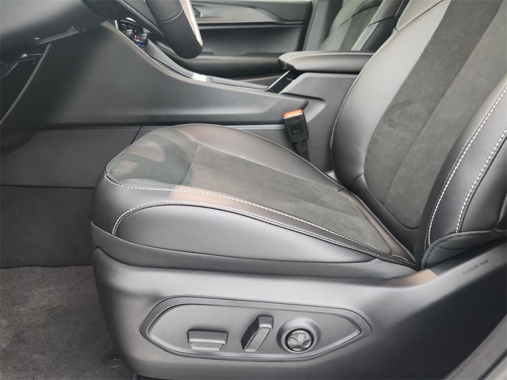 new 2025 Jeep Grand Cherokee L car, priced at $45,456