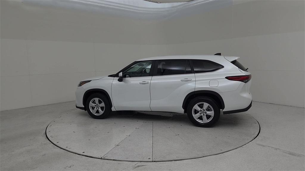 used 2023 Toyota Highlander car, priced at $31,557