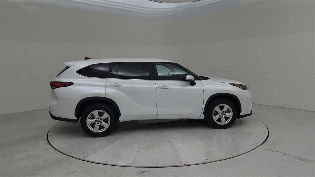 used 2023 Toyota Highlander car, priced at $31,557