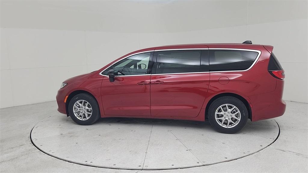 new 2025 Chrysler Pacifica car, priced at $42,620