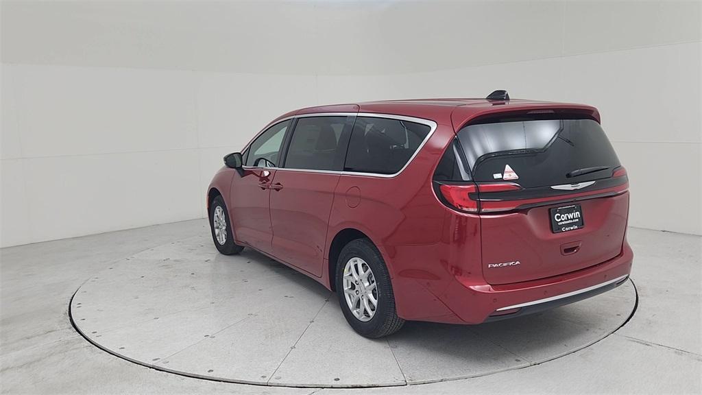 new 2025 Chrysler Pacifica car, priced at $42,620