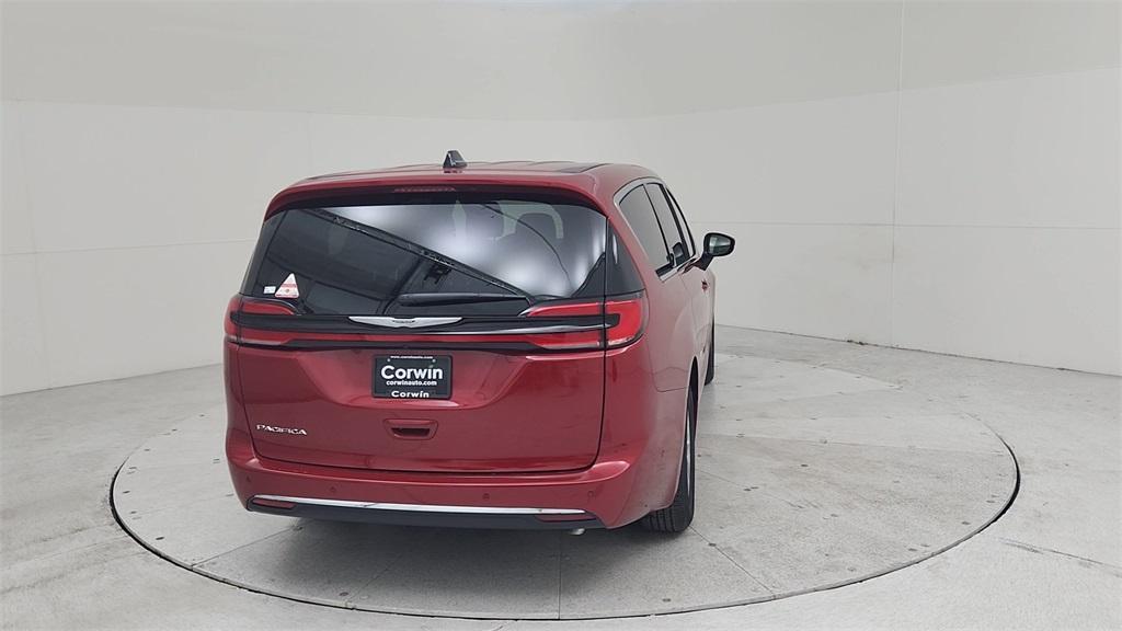 new 2025 Chrysler Pacifica car, priced at $42,620