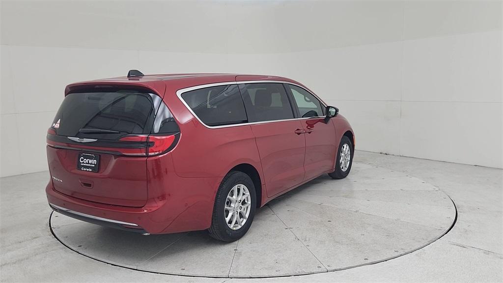 new 2025 Chrysler Pacifica car, priced at $42,620