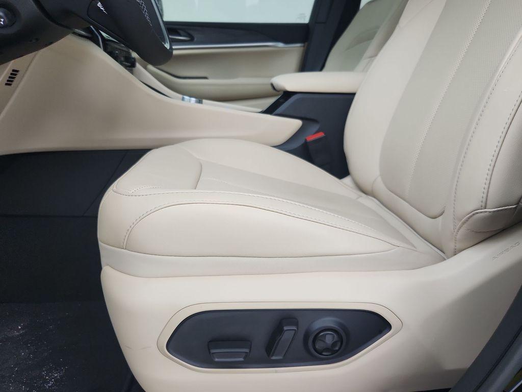 new 2025 Jeep Grand Cherokee L car, priced at $52,333