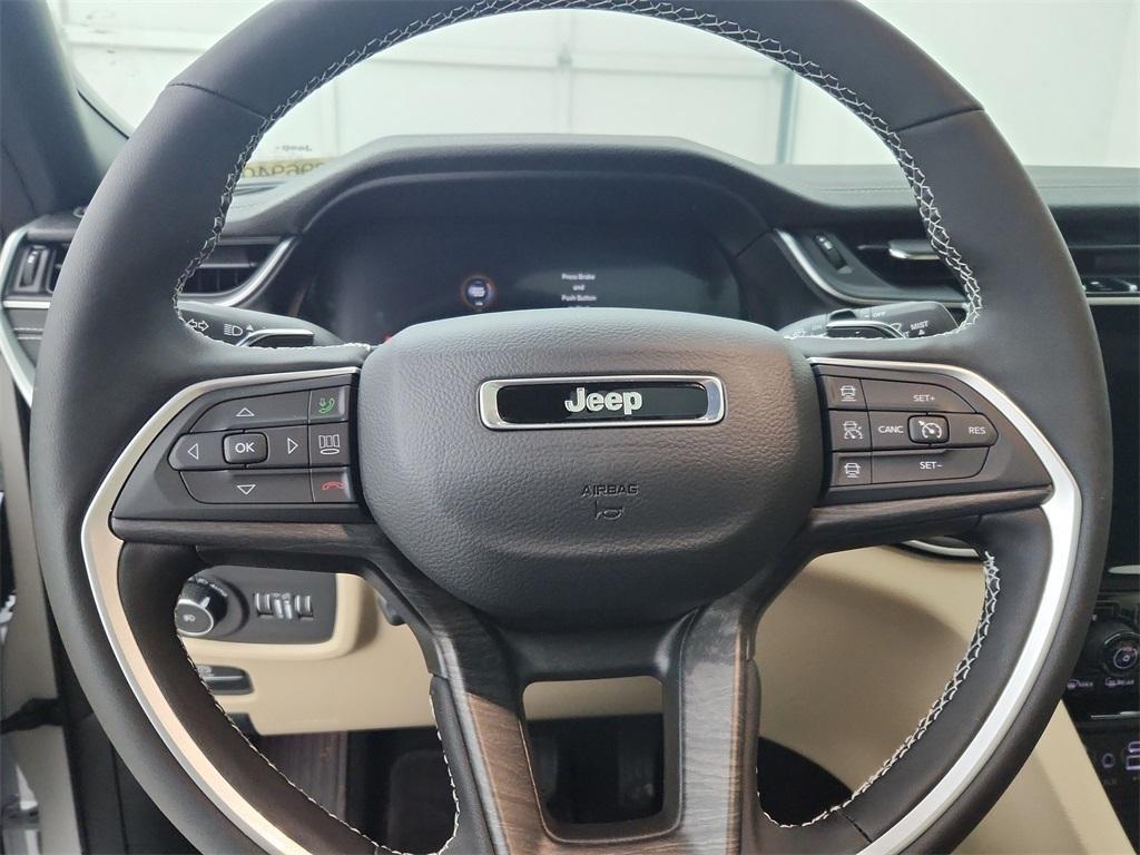 new 2025 Jeep Grand Cherokee car, priced at $49,085