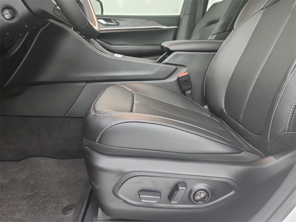 new 2025 Jeep Grand Cherokee L car, priced at $52,898
