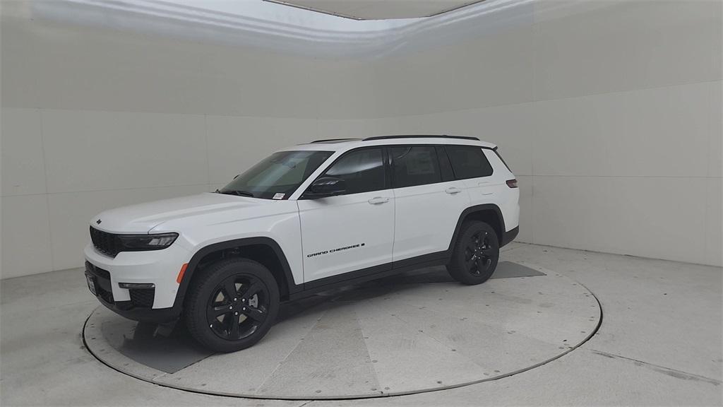new 2025 Jeep Grand Cherokee L car, priced at $52,898