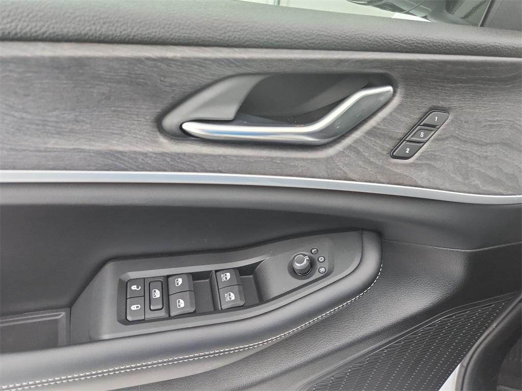 new 2025 Jeep Grand Cherokee L car, priced at $52,898