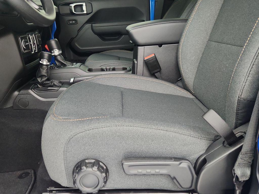 new 2025 Jeep Wrangler car, priced at $41,197