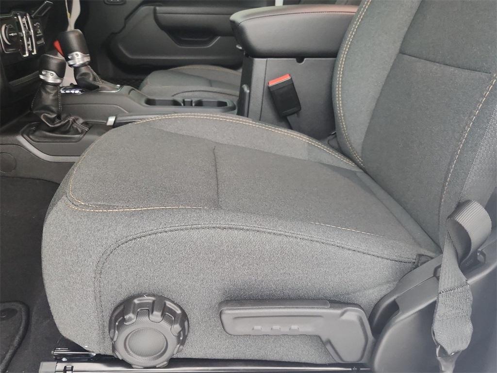new 2025 Jeep Wrangler car, priced at $46,103