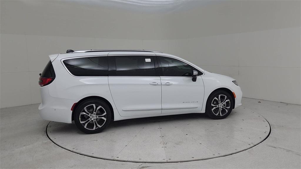 new 2025 Chrysler Pacifica car, priced at $53,325