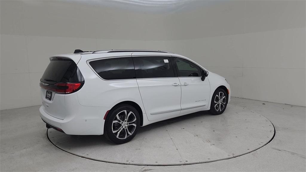 new 2025 Chrysler Pacifica car, priced at $53,325