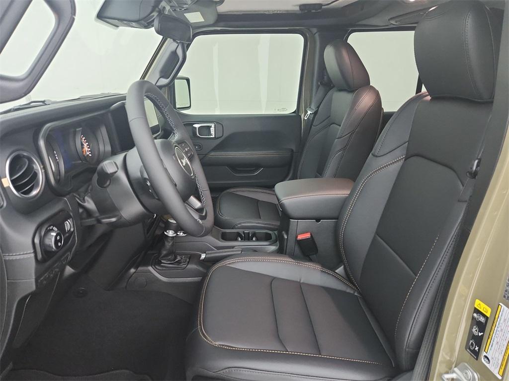 new 2025 Jeep Gladiator car, priced at $45,395