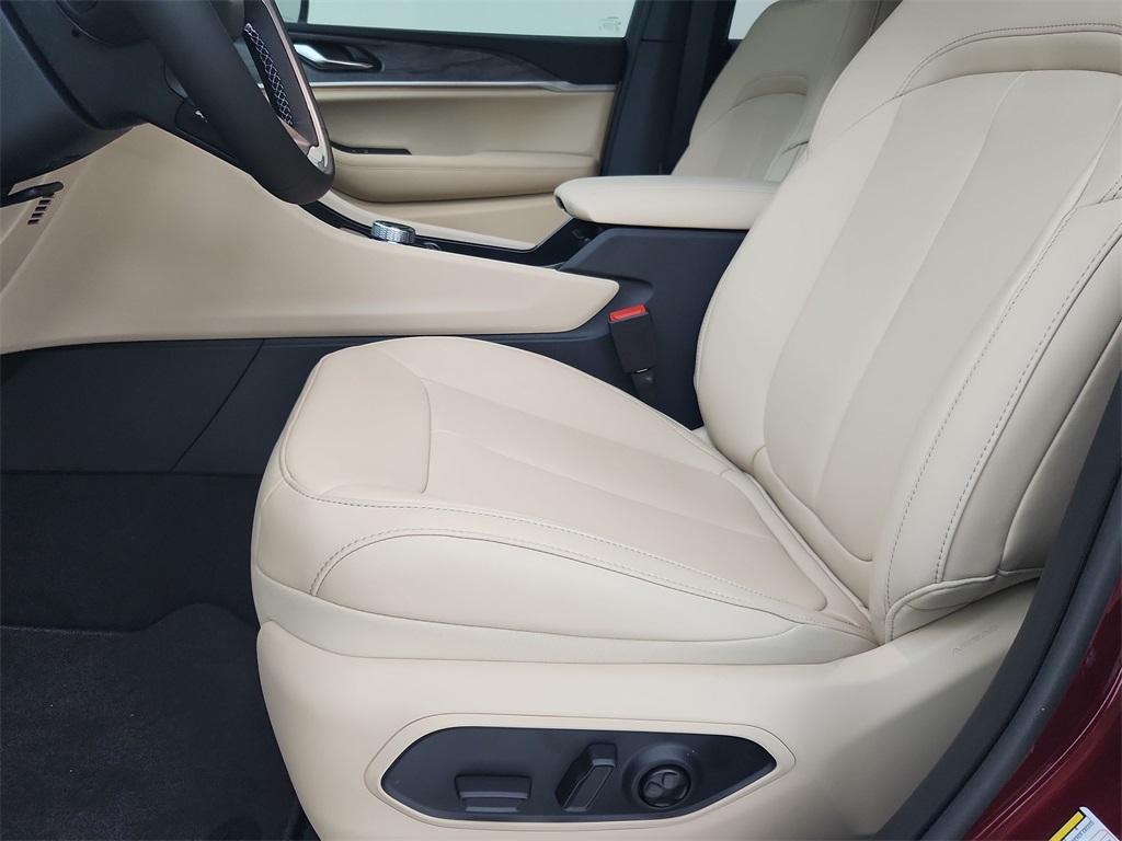 new 2025 Jeep Grand Cherokee L car, priced at $45,074