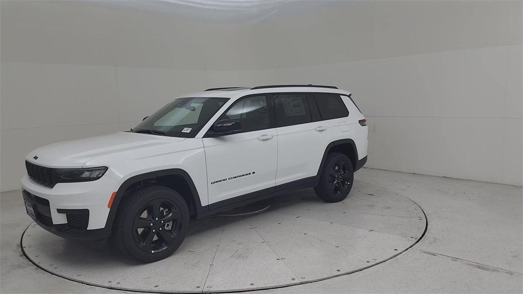 new 2025 Jeep Grand Cherokee L car, priced at $44,824