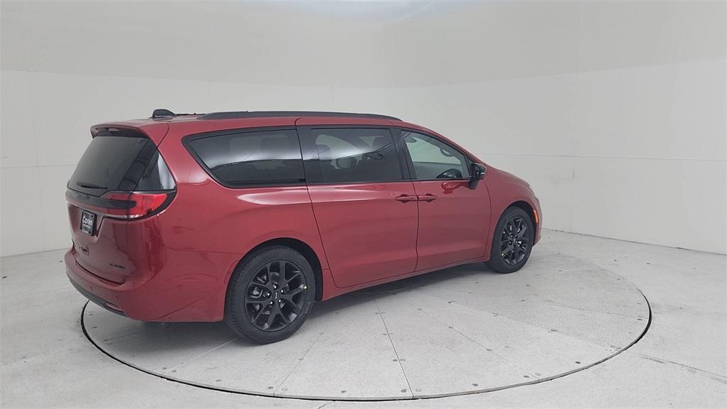 new 2025 Chrysler Pacifica car, priced at $48,740